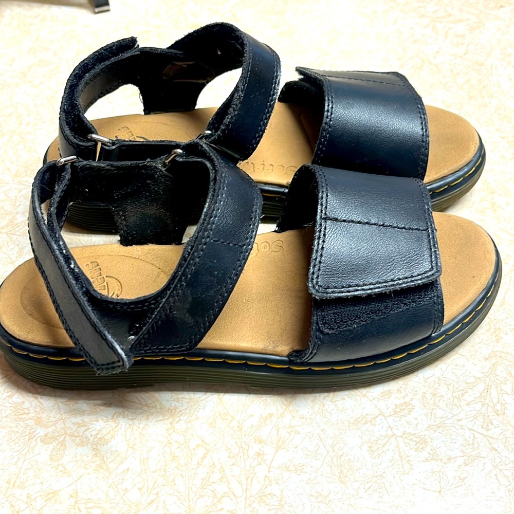 Dr Martens Doc Martens Girl's Romi Y Strap Sandals Black Sz 6